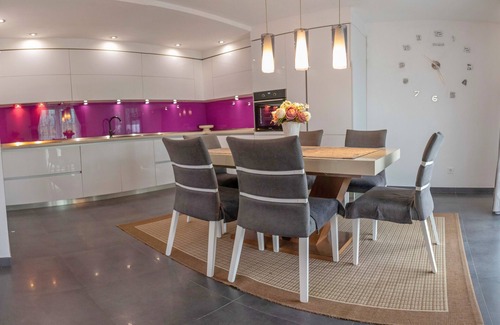 Sucuraj Apartment | Apartments Nada, (11647), Sućuraj, hr