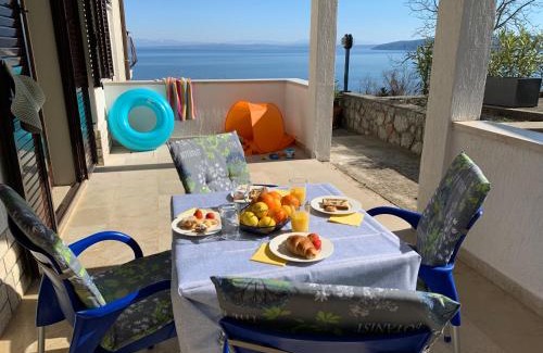 Obrs Apartment | Apartments near the beach, with terraces and seaview at House B.