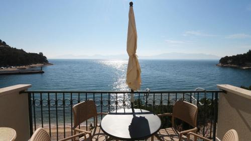 Drvenik Apartment | Apartments on the beach-Drvenik