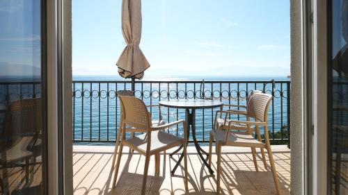 Drvenik Apartment | Apartments on the beach-Drvenik
