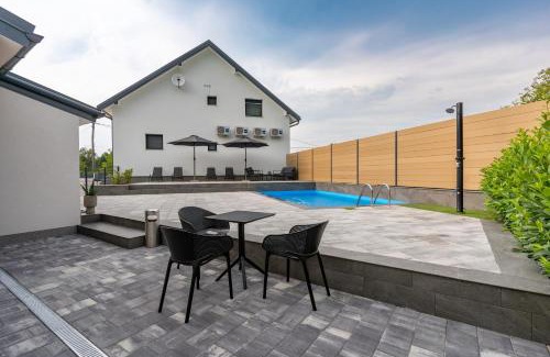 Slunj House | Apartments & Room Forest
