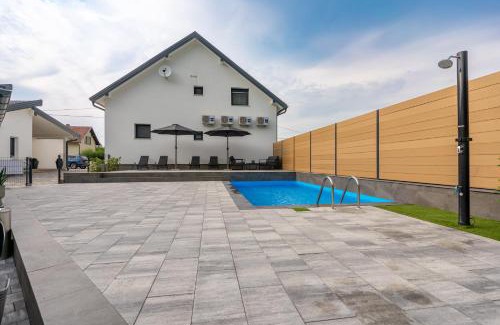 Slunj House | Apartments & Room Forest