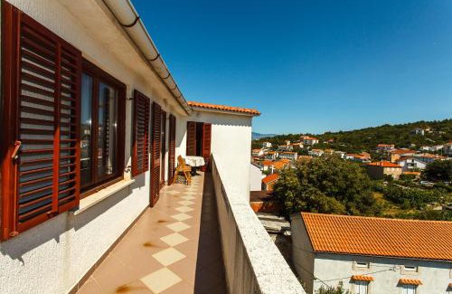 Vrbnik Apartment | Apartments & Rooms Iva