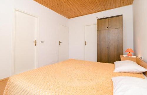 Drace Apartment | Apartments Sutvid- One Bedroom Apartment with Loggia and Sea View