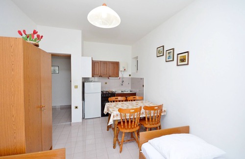 Jadrtovac Apartment | Apartments Vila Punta (10691-A4) - Jadrtovac