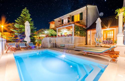Supetar Apartment | Apartments Villa Camellia - Adults Only