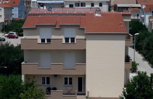 Kastel Stafilic Apartment | Apartments with a parking space Kastel Stafilic, Kastela - 13375