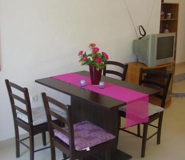 Kastel Stafilic Apartment | Apartments with a parking space Kastel Stafilic, Kastela - 13375