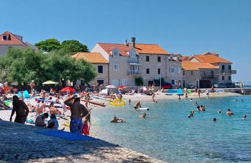 Sutivan Apartment | Apartments with a parking space Sutivan, Brac - 744