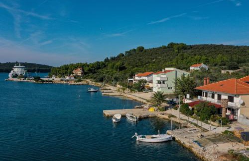 Brbinj Apartment | Apartments with a parking space Brbinj, Dugi otok - 8160