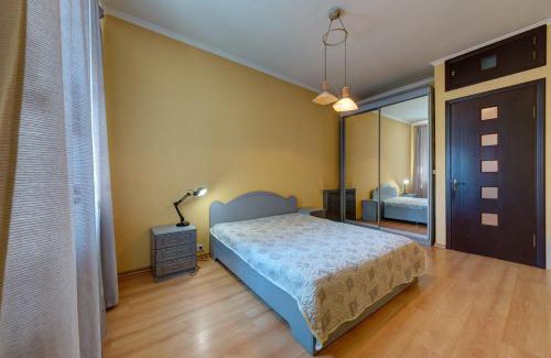 Afanasivsʹkyy Yar Apartment | Apartments with three rooms on Shevchenko blvd