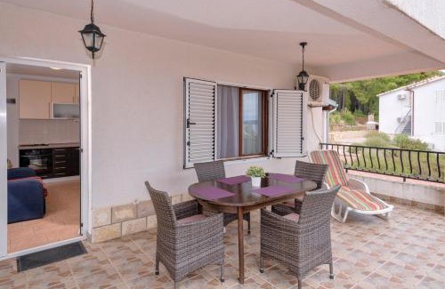 Ivan Dolac Apartment | Apartments Zora