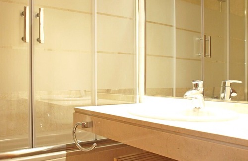 Penya-roja Apartment | ApartUP Yellow Opera View