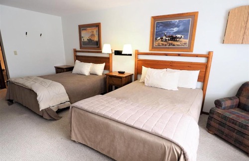 Okanagan-Similkameen Apartment | Apex Mountain Inn Standard Room 223 Condo