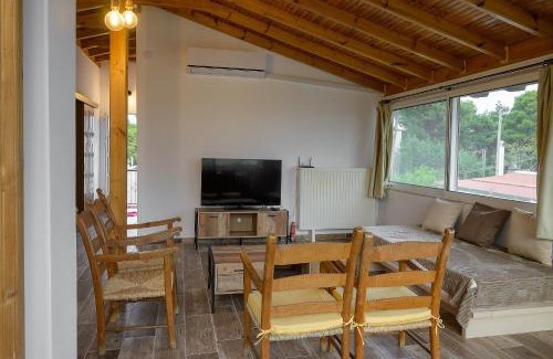 Spata-Artemida Apartment | Aphrodite Apartment Near The Beach and The Airport