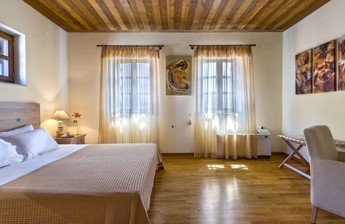 Zourva House | Apirathes
