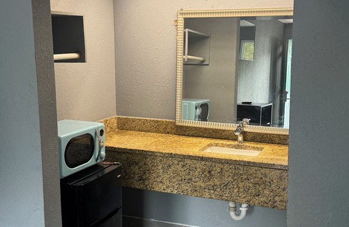 Historic Downtown Kissimmee Hotel | Apollo Inn