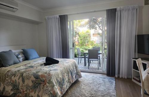 Halls Head Apartment | Apollo Quays Resort Studio apartment with Kitchenette and shared jetty