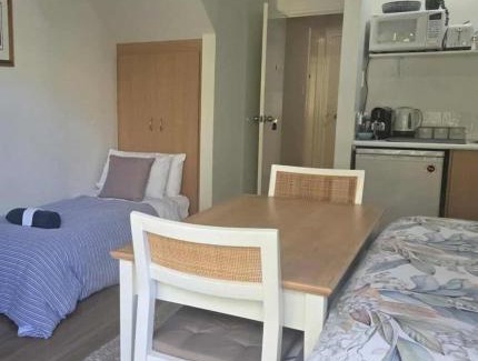 Halls Head Apartment | Apollo Quays Resort Studio apartment with Kitchenette and shared jetty