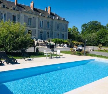 Saint-Philbert-de-Grand-Lieu Apartment | Appartement - LES COMBLES DU CHATEAU - Avec vue sur le lac - POUR 2 à 4 PERSONNES