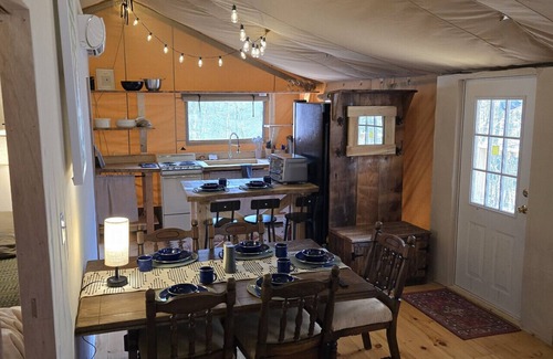 Trenton RV Rental | Appalachian - Cozy Yurt
