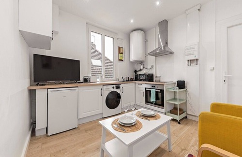 Saint-Etienne-du-Rouvray Apartment | Appartement Paisible du Fort de Vaux