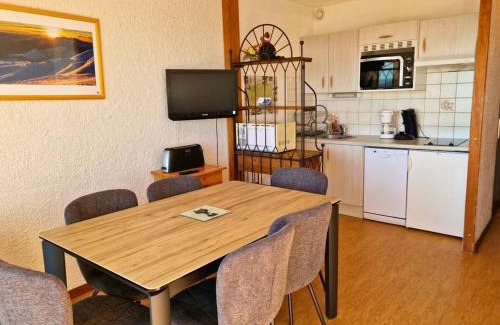 Saint-Michel-de-Chaillol Apartment | Appart 6 pers, balcon sud, coeur station, animaux admis, parking, WiFi, lave-vaisselle - FR-1-393-87