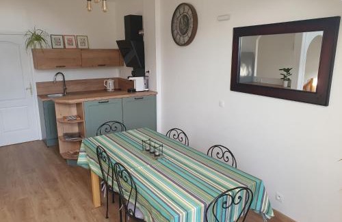 Montevrain Apartment | Appart avec terrasse, AirCon & parking clos