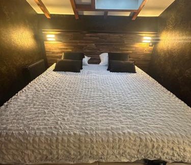 Macon Apartment | Appart hôtel le 8 La Suite - parking gratuit -