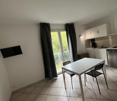 Gemenos Apartment | Appart Hôtel Residella Residence
