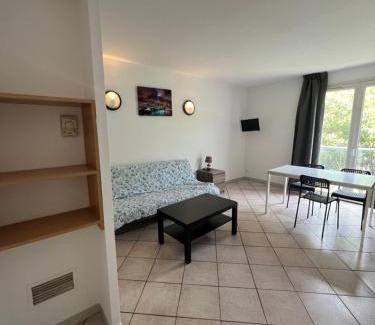 Gemenos Apartment | Appart Hôtel Residella Residence