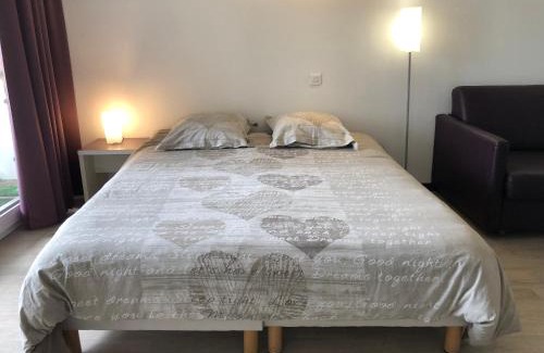 Lourdes Apartment | Appart LOURDES 100 m GARE - 4 Places avec Balcon 10mn Sanctuaire