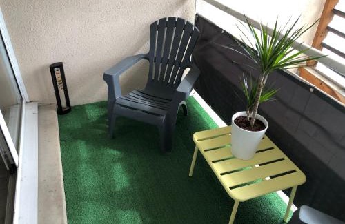 Lourdes Apartment | Appart LOURDES 100 m GARE - 4 Places avec Balcon 10mn Sanctuaire