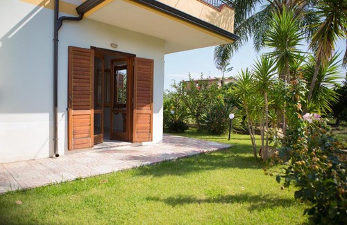 Ferruzzano Apartment | Appartamenti Giusi con giardino o veranda