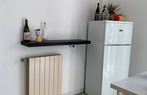 Fiumaretta Apartment | "Appartamento 8" Near the Beach with Wi-Fi & Balcony