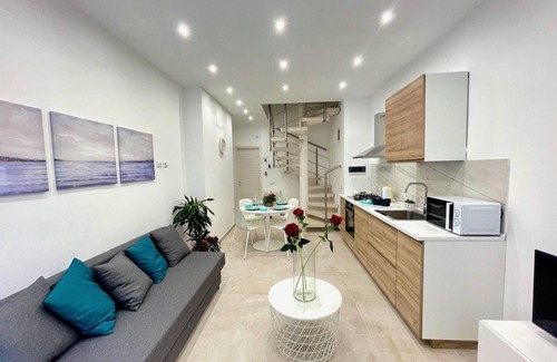 Santa Lucia Apartment | Appartamento Camera da Letto Vista Mare, 2 Bagni Parcheggio,spiaggia Solarium