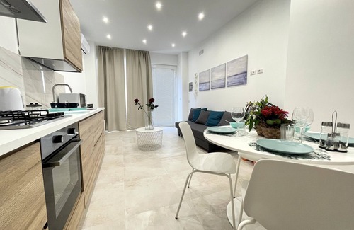 Santa Lucia Apartment | Appartamento Camera da Letto Vista Mare, 2 Bagni Parcheggio,spiaggia Solarium