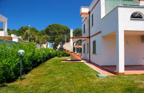 Specchiolla House | Appartamento con prato inglese destro Salento
