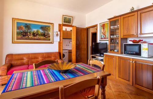 Genovese Apartment | Appartamento in Villa Asta