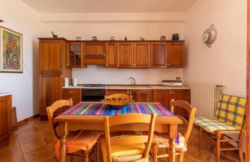 Genovese Apartment | Appartamento in Villa Asta