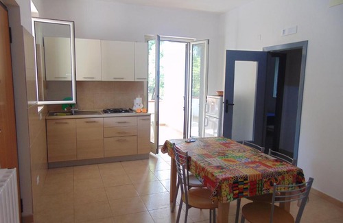 Chiesiola Apartment | Appartamento in villa con giardino Pizzomunno