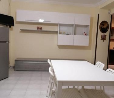 Zona XXX Castel Fusano Apartment | APPARTAMENTO INDIPENDENTE IN GRANDE VILLA