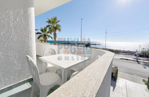 Torre Mozza Apartment | Appartamento La Torre Fronte mare Primo Piano Puglia On line