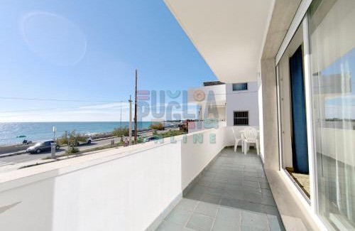 Torre Mozza Apartment | Appartamento La Torre Fronte mare Primo Piano Puglia On line