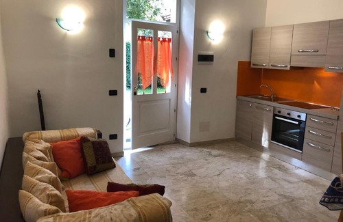 Carrara Apartment | appartamento magnolia