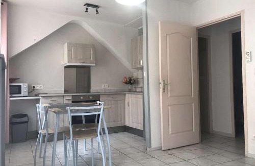 Amelie-les-Bains-Palalda Apartment | Appartement T2 avec Balcon à 250m des Thermes - Tout Confort, Près des Commodités - FR-1-659-73
