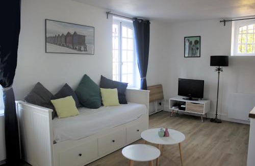 Gonneville-sur-Honfleur Apartment | Appartement de charme dans un château à 5 min d'Honfleur