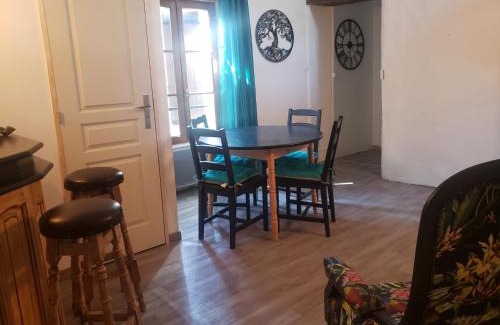 Fontaine-de-Vaucluse Apartment | Appartement à FONTAINE DE VAUCLUSE