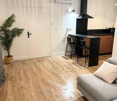 Mont-de-Marsan Apartment | Appartement Éloi - 1 Chambre
