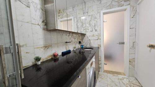 Saint-Thomas-d'Aquin Apartment | Appartement A SAINT DES PRES EN PLEIN COEUR DE PARIS !